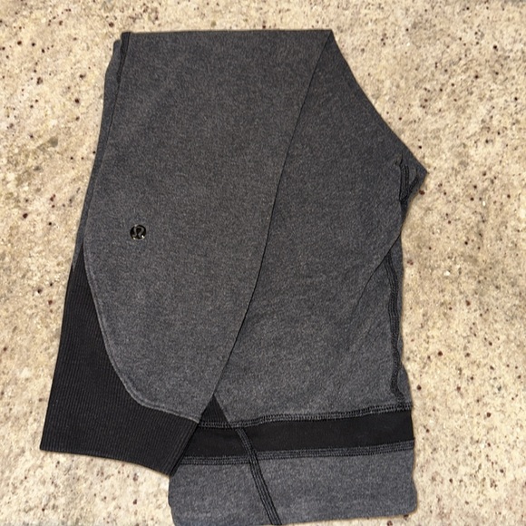 lululemon athletica Pants - Black and grey lululemon leggings size 6